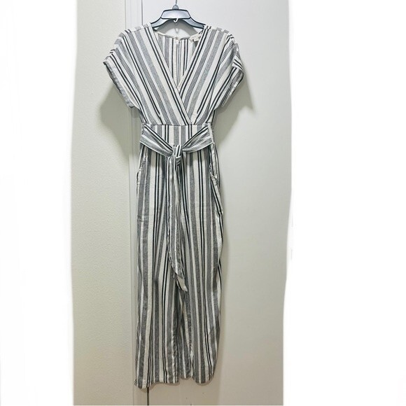 American Eagle Outfitters Striped Short Sleeve Jumpsuit with Tie Waist Size XS - Picture 3 of 13